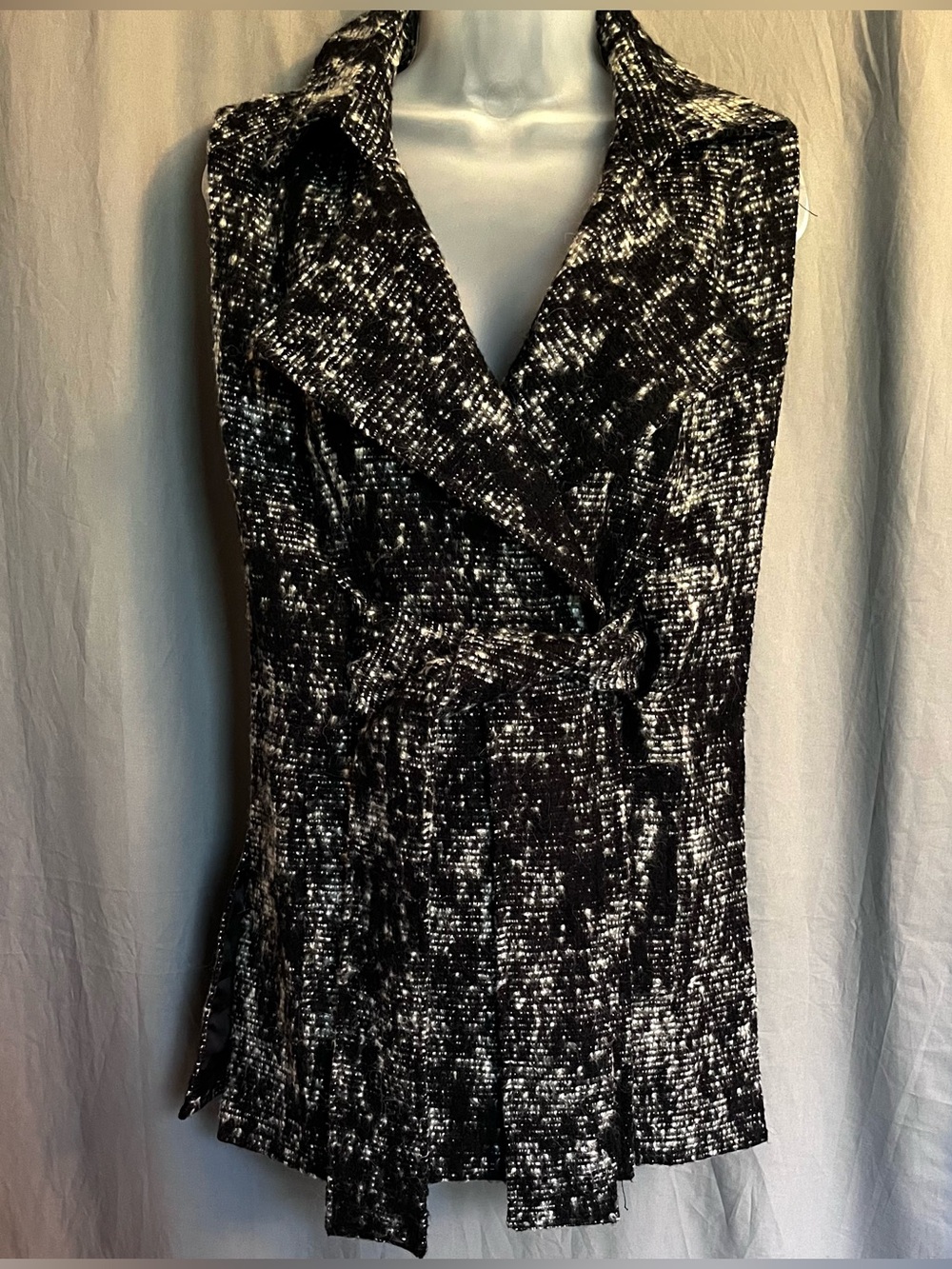 NWT Adria Moss Black & White Corti Bis Boucle Wrap Vest - Size Medium